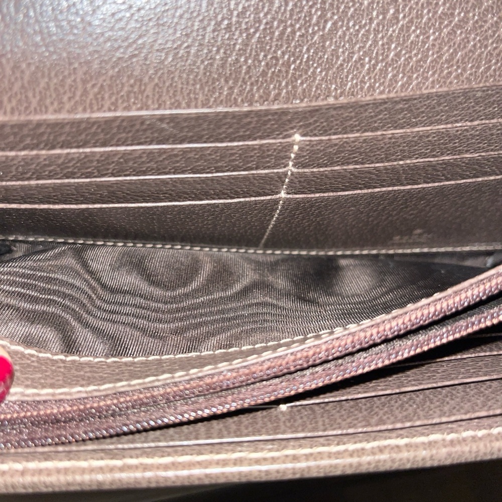 Gucci Beige and Brown Crossbody with Gold Chain. Excellent condition. - Picture 7 of 9